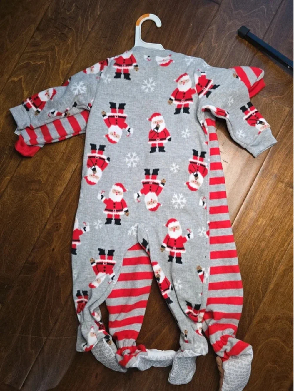 18m brand new christmas pajamas from carter's item. 237G6